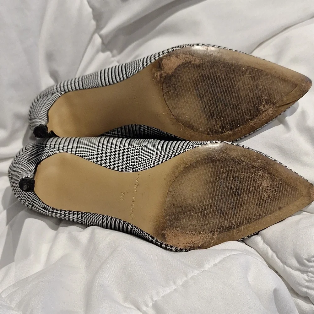 Marc Fisher Darren Black And White Hounds Tooth Pointy Toe Pump Size 7 M